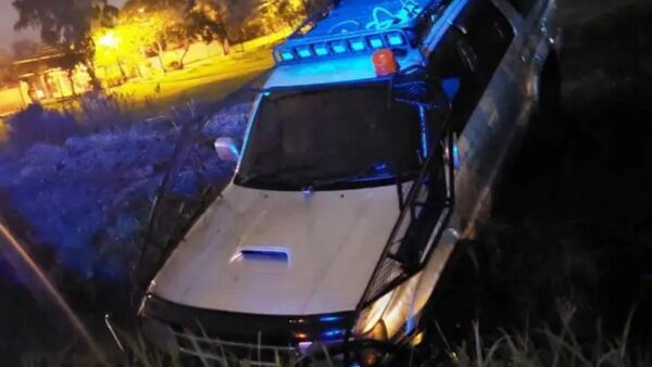 Atropelló a su novia y cayó a una zanja tras huir del lugar