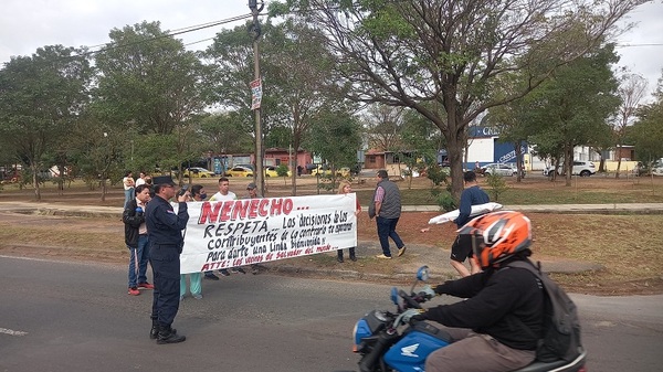 Vecinos exigen semáforo y rechazan prohibición a giro a la izquierda | Noticias Paraguay