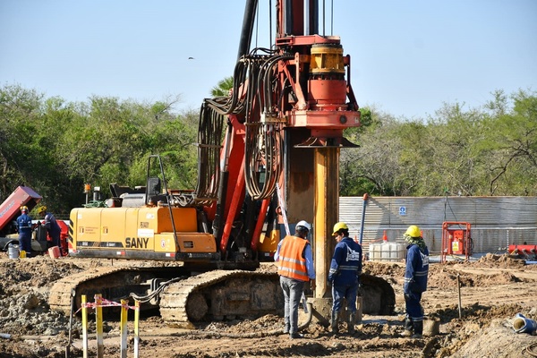 Se afianza labor de hormigonado de pilotes en lado paraguayo del puente de la Bioceánica