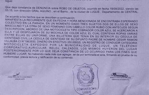 Motochorros asaltan a una mujer en la parada de buses •