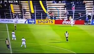 Crónica / [VIDEO] Sitú del hincha aborigen que cayó de las gradas: “Por fortuna fue solo un susto”
