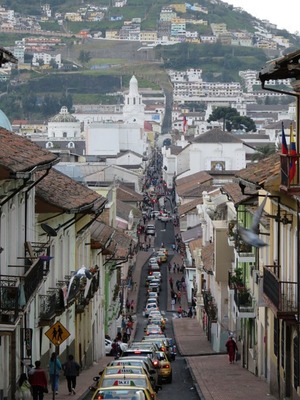 Ecuador reestructura más de 3.200 millones de dólares de deuda con China - Revista PLUS