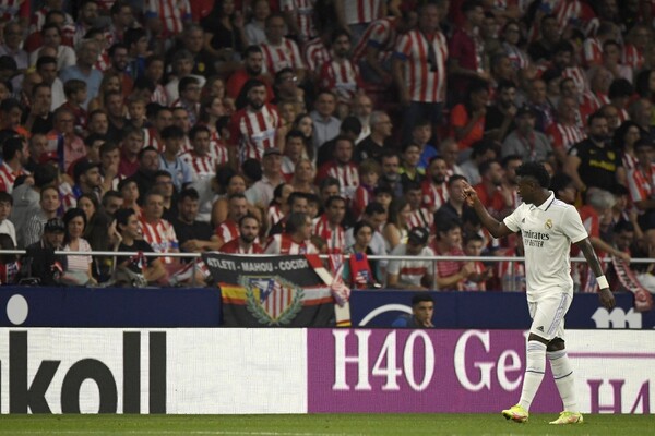 Diario HOY | El Atleti "condena rotundamente" los insultos racistas a Vinicius