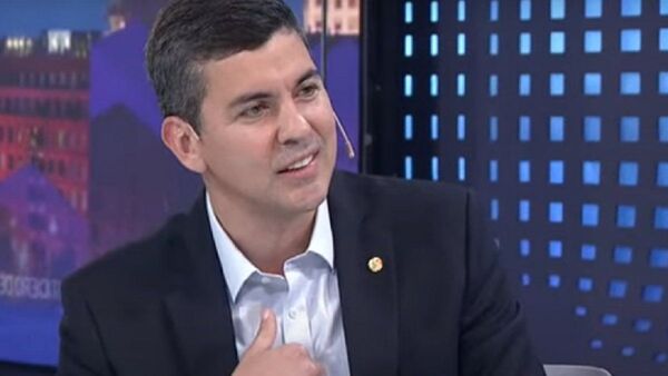 Peña se jactó de ser el ministro de Hacienda más joven y lo desmienten