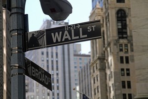 Europa cierra a la baja por Wall Street y a la espera de la Reserva Federal - Revista PLUS
