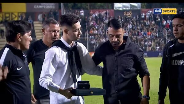 Homenajearon a Cachito Espinoza en la Toldería