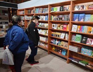 La Libroferia abrió sus puertas por primera vez en el CPJ - Literatura - ABC Color