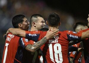 12 de Octubre vs. Cerro Porteño: el Ciclón gana por la mínima para seguir adelante - Fútbol - ABC Color