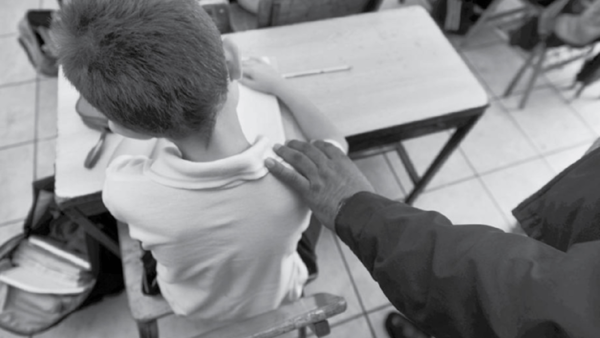 Docente ligó 25 años de cárcel por abusar de dos niños