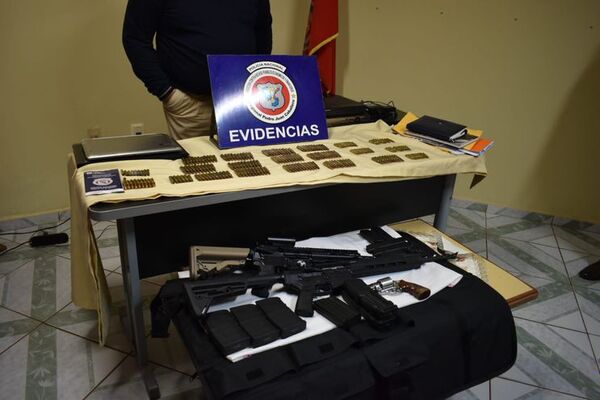 Policía incauta fusiles y proyectiles en la ex vivienda de Minotauro en Pedro Juan