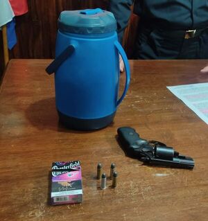 San Lorenzo: supuestos “barras” de Cerro escondieron arma en termo y balas en caja de cigarrillos - Policiales - ABC Color