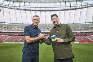 El polaco Lewandowski lucirá los colores de Ucrania en Qatar 2022 - Fútbol Internacional - ABC Color