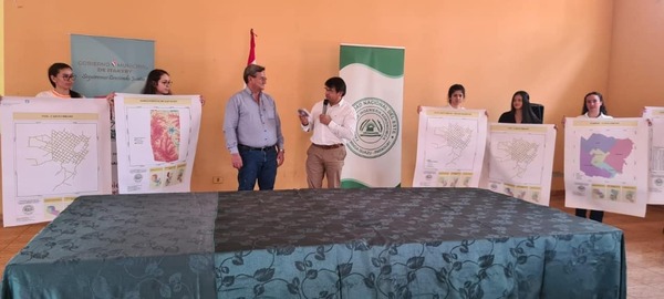 Entregan materiales de Ordenamiento Territorial al distrito de Itakyry - Noticde.com