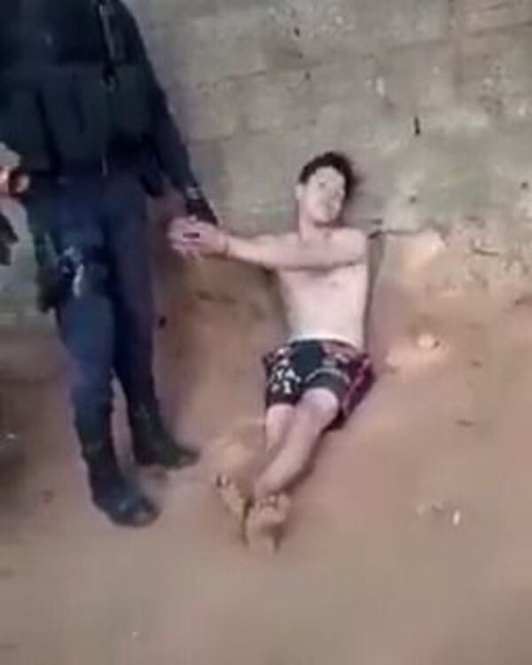 Video: joven termina esposado tras desafiar a policía a “tongo a mano” - Policiales - ABC Color
