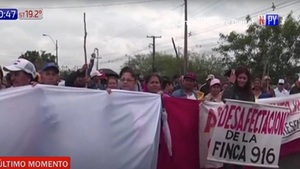 Bloquean puente Remanso en reclamo de desafectación de 13 asentamientos - Paraguaype.com