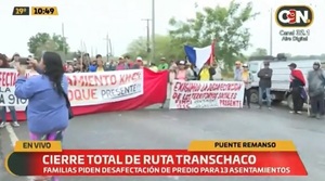 Manifestantes cierran la Transchaco exigiendo desafectación de predio