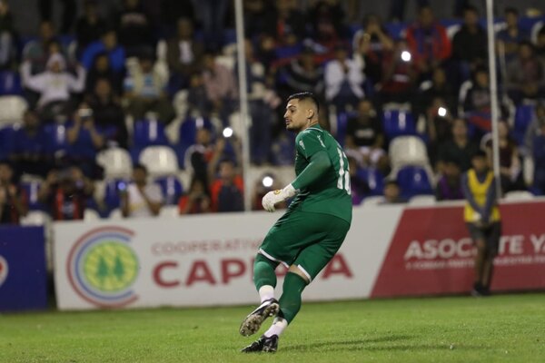 Aldo Vera le 'pegó' con todo a Jean Fernandes: 'Chilavert hay uno solo'