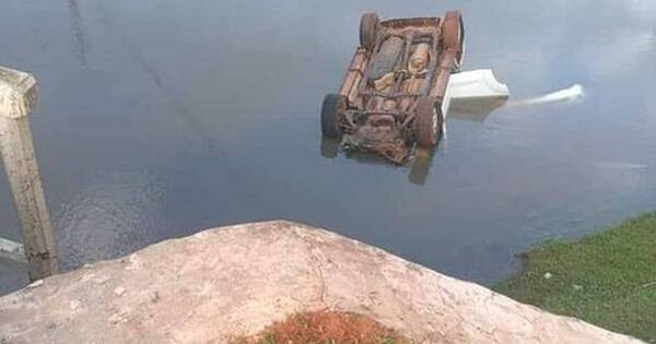 La Nación / Encuentran vehículo abandonado en el arroyo Tapiracuai de Santaní