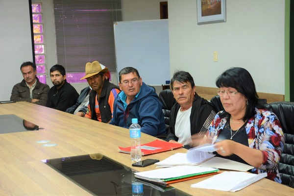 Asociación de oleros de Cambyretá se reúnen con técnicos de la binacional