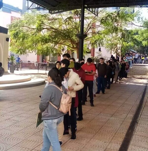 Cerca de 1.100.000 jóvenes tienen trabajo en Paraguay - La Clave