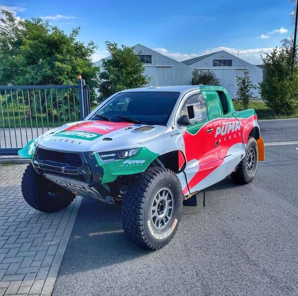 Andrea Lafarja exhibe nueva arma para el Dakar 2023 - ABC Motor 360 - ABC Color