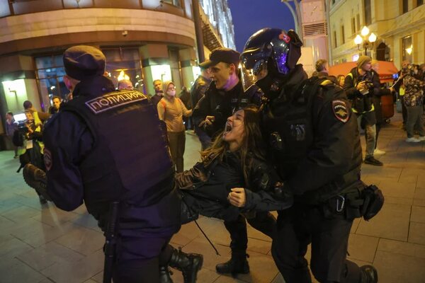 Protestas contra movilización en Rusia dejan ya más de 1.000 detenidos | 1000 Noticias
