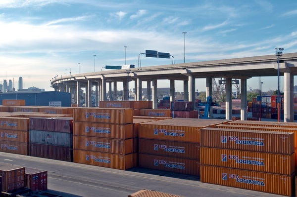 Argentina encadenó en agosto tres meses con déficit comercial - MarketData
