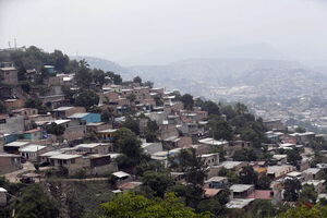 El alto nivel de informalidad y el bajo crecimiento mantienen la pobreza en Honduras - MarketData
