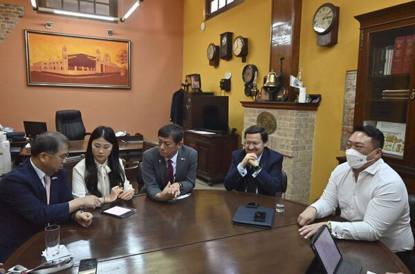 Estatal coreana defiende el proyecto del tren de cercanía y señala que garantizarán transparencia - Economía - ABC Color