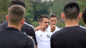 Suenan nombres en Olimpia y el de Iván Almeida es el más fuerte