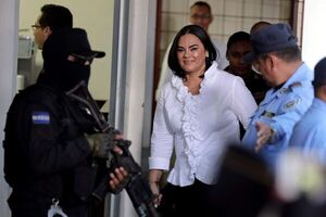 Más de 14 años de cárcel para una ex primera dama de Honduras por corrupción - Mundo - ABC Color