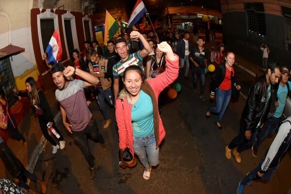 Jóvenes exigen por su día trabajo digno, respeto a la tierra y educación de calidad