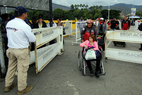 Colombia y Venezuela reabrirán los puentes fronterizos Bolívar y Santander - MarketData