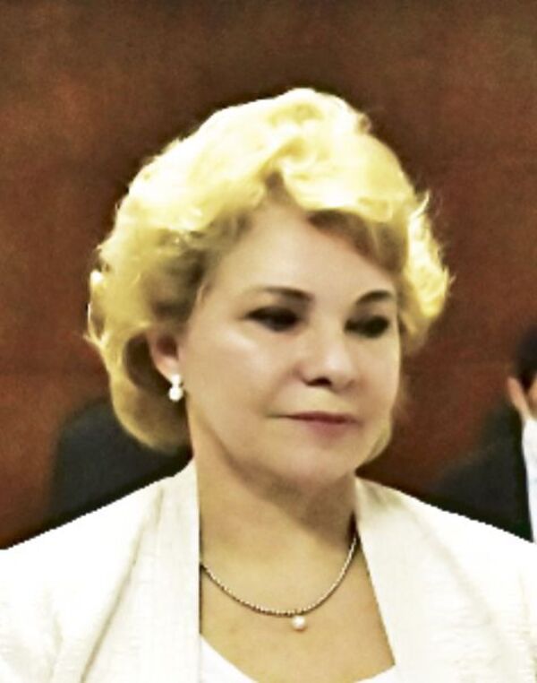 Sigue persecución judicial contra ABC de parte de exviceministra cartista - Política - ABC Color
