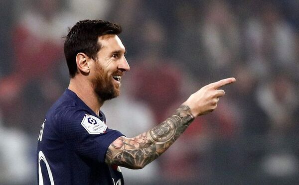 Messi pidió un palco, vuelo privado y 10 millones de bonus para renovar con Barcelona - Fútbol Internacional - ABC Color