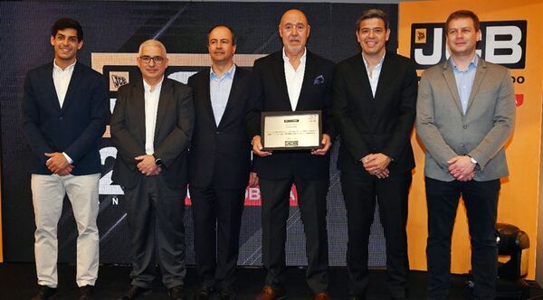 De La Sobera y JCB celebran sus 25 años juntos - Empresariales - ABC Color