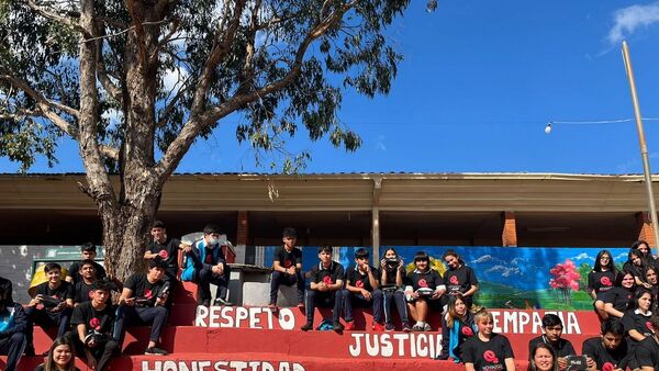 Enseñan a los estudiantes cómo evitar la violencia en el noviazgo