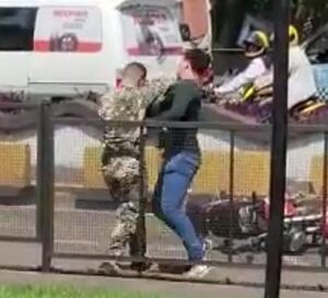 Imputan por resistencia al motociclista que se agarró a trompadas con militar – Diario TNPRESS