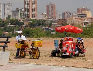 Vendedores de Costanera protestan por temor a desalojo - Nacionales - ABC Color