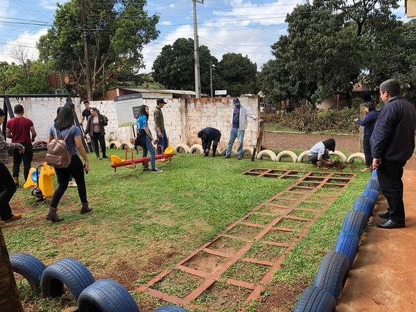 Realizan arborización en instituciones educativas - La Clave