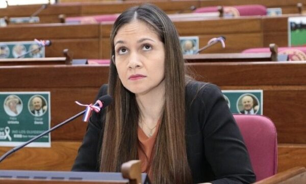 Senado otorga acuerdo constitucional para que Carmen Marín vaya al BCP
