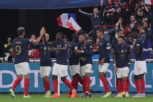 Francia se olvida de sus problemas gracias su tridente de 2018 - Fútbol Internacional - ABC Color