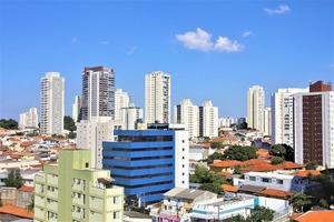 Brasil frena alza de la tasa básica de interés tras 12 subidas consecutivas - Revista PLUS