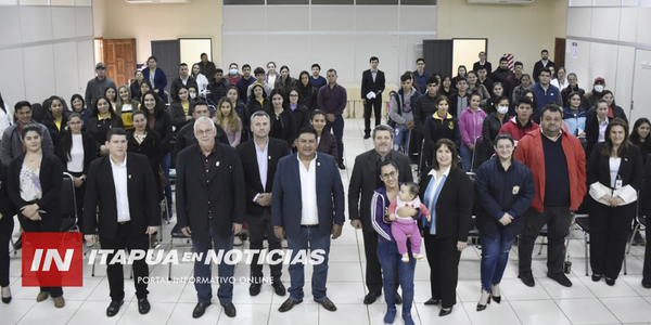 GOBERNACIÓN DE ITAPÚA ENTREGÓ APORTES ECONÓMICOS A ESTUDIANTES UNIVERSITARIOS