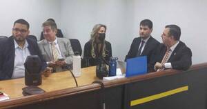 La Nación / Juicio por difamación contra Natalia Zuccolillo continuó con lectura de pruebas documentales