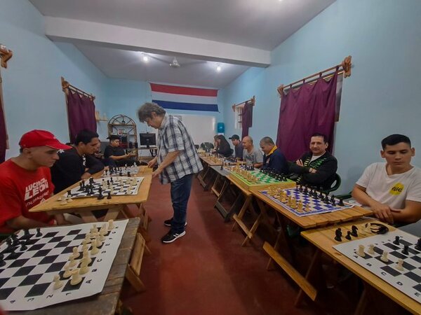 Inauguran un “Club de ajedrez” en el penal Esperanza