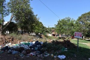 Vecinos de Villa Elisa denuncian minivertedero de basura clandestino - Nacionales - ABC Color