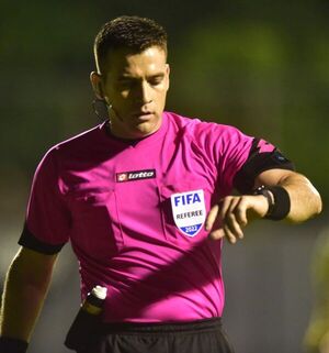 Derlis López arbitrará el duelo estelar dominical - Fútbol - ABC Color