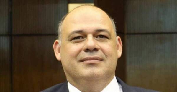 La Nación / Senador apunta contra gestión permisiva