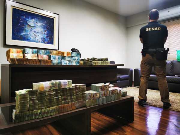 Operativos simultáneos en casas de cambio presuntamente vinculadas al lavado de dinero - .::Agencia IP::.